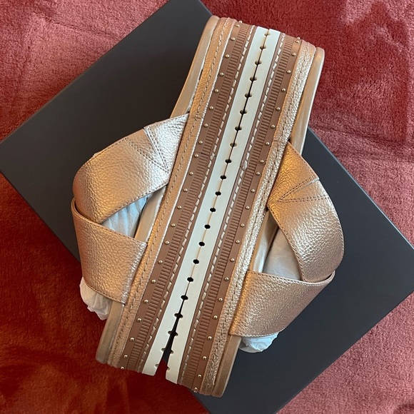 *NWT* ♡ Vince Camuto Slip On Platform Sandal​ - Picture 5 of 9